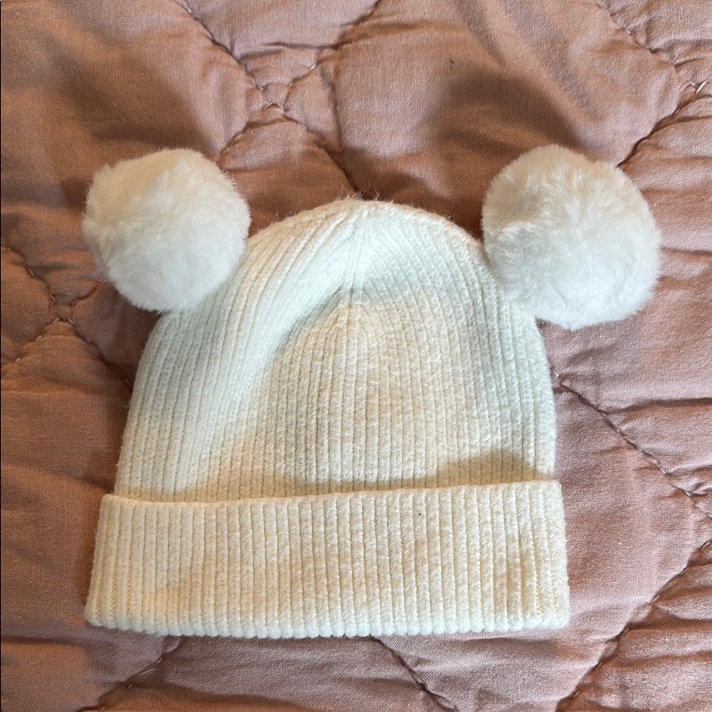 GAP White Knit Pom-Pom Hat